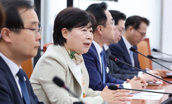 청문회 성과 밝히는 서영교 위원장