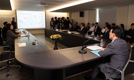 남양주 주택공급 현황보고 받는 김민석 국무총리