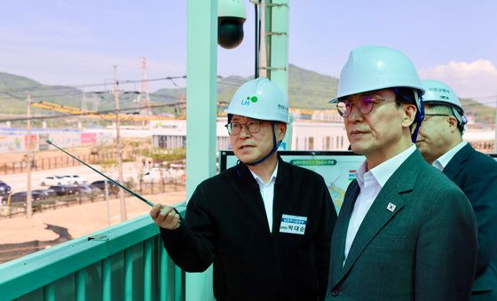 김민석 국무총리, 남양주 왕숙지구 건설 현장 점검