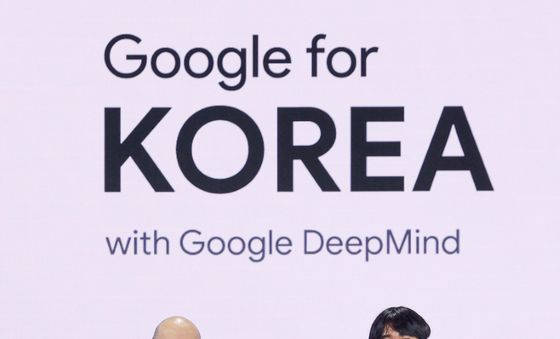 이세돌 사범과 악수하는 데미스 하사비스