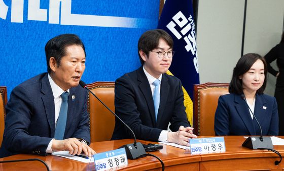 하정우·전은수 소개하는 정청래 대표