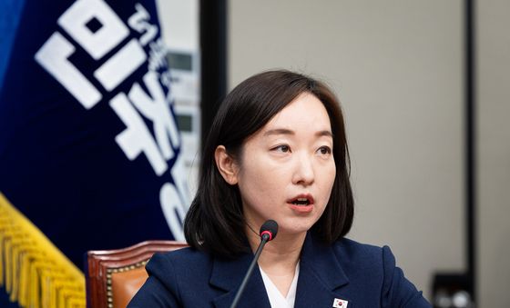 인재영입 인사말하는 전은수 전 청와대 대변인