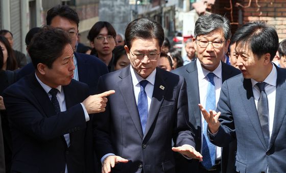 재개발 현장 점검하는 정원오 서울시장 후보