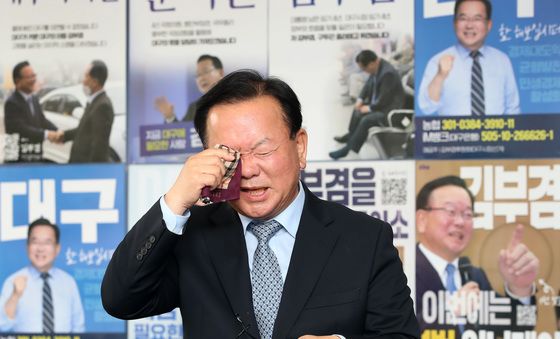 뉴스1과 인터뷰 갖는 김부겸 후보