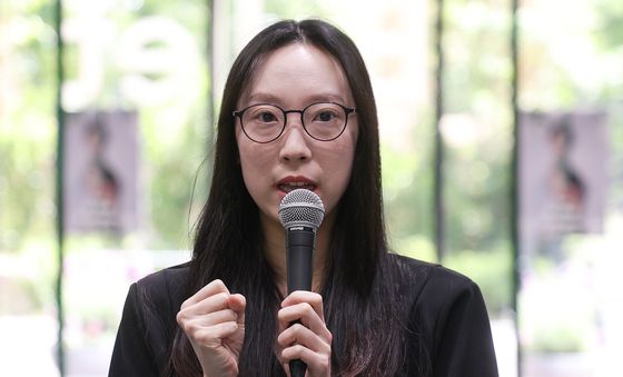 창작발레 '대나무 숲에서' 설명하는 강효형 안무가