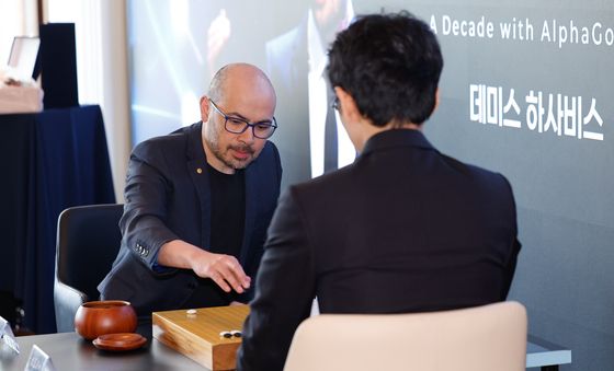 하사비스 CEO '신중한 한 수'