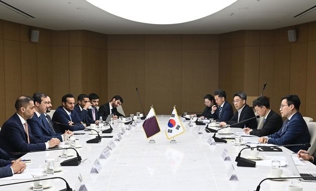 카타르 통상담당 국무장관 면담하는 여한구 본부장