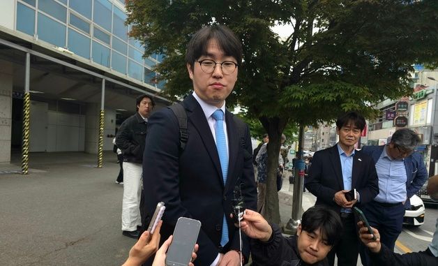 부산 도착한 하정우 전 청와대 AI 수석