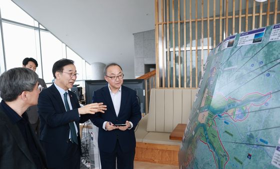 김윤덕 장관, 새만금 개발 청사진 재수립 상황 점검