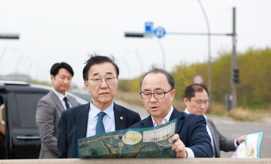 새만금 개발 청사진 점검하는 김윤덕 장관