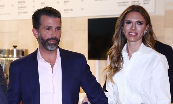 방한 중 정용진 회장 부인 콘서트 참석하는 트럼프 주니어