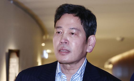 부인 데뷔 앨범 기념 콘서트 참석하는 정용진 회장