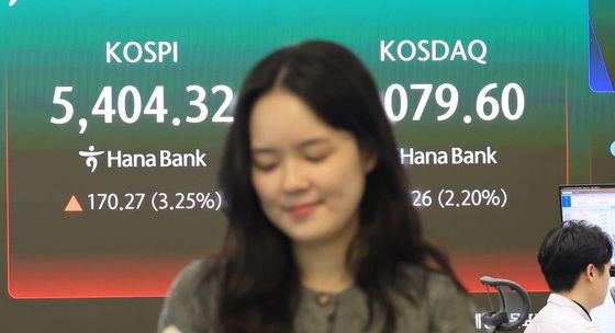 상승 출발하는 코스피, 5400선 회복