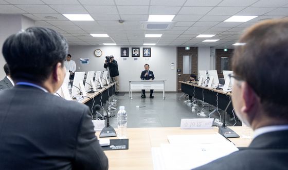 대구시장 후보자 면접 보는 김부겸 전 국무총리