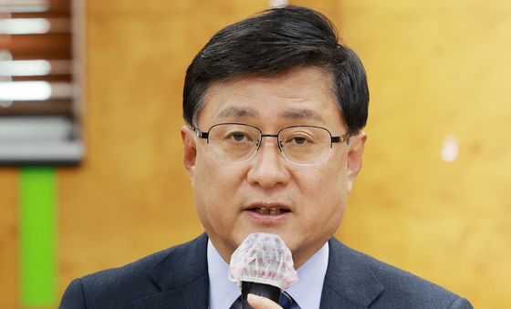 발언하는 김성환 장관