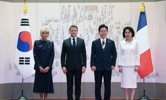 기념 촬영하는 한·프랑스 정상