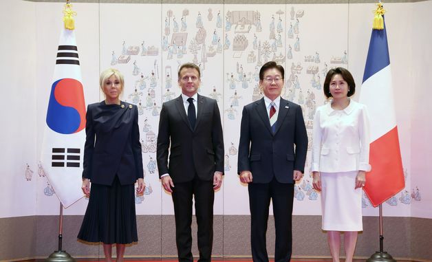 이재명 대통령 내외, 국빈 방한 프랑스 대통령 내외와 기념 촬영