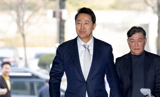 오세훈 시장, '여론조사비 대납' 공판 출석