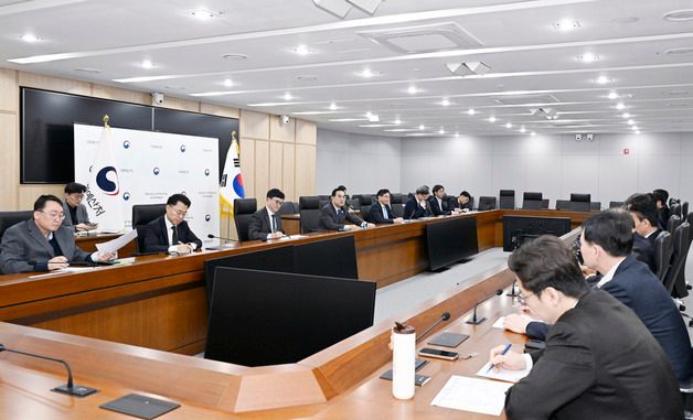 박홍근 기획처 장관, 확대간부회의 주재