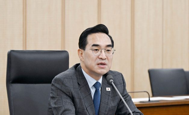 발언하는 박홍근 기획처 장관