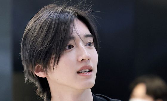 미치에다 슌스케, 김포공항에서 화보를