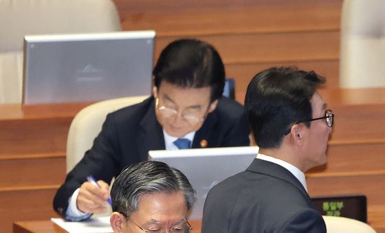 대정부질문 답변 나선 김민석·정성호