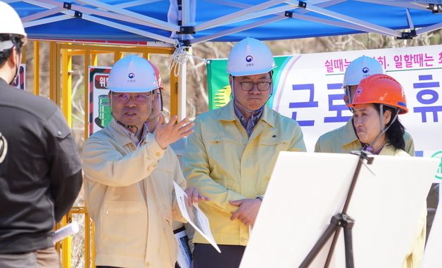 박은식 산림청장, 산불피해지 임도 신설 현장 안전점검