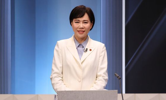 토론 준비하는 전현희