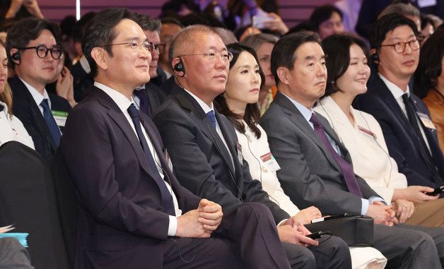 함께 자리한 이재용·정의선