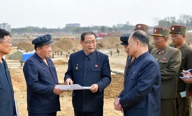 北 박태성 총리, 농사 현장 점검…생산 대책 논의