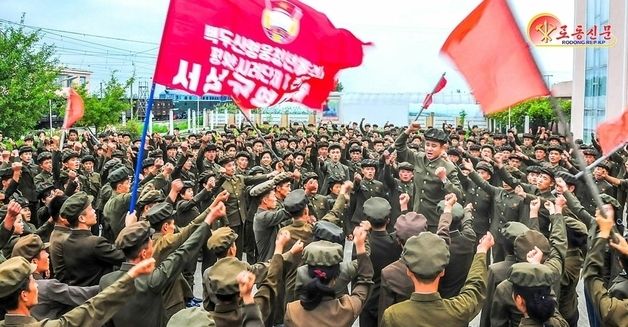 北 "청년들, 위훈으로 변혁의 시대 전진"