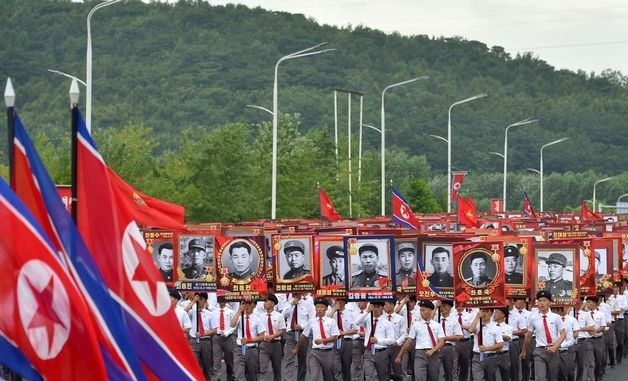 北, 청년 충성·역할 강조…"위훈·전진, 큰 자랑"