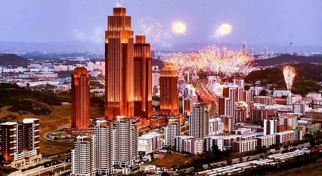 北, 청년 참여 건설 성과 '시대의 위훈'으로 부각