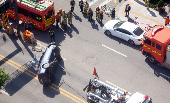 종로구 차량전복 사고