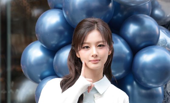 설윤, 예쁜 볼 콕