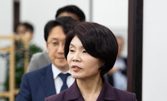 정책조정회의 참석하는 한정애