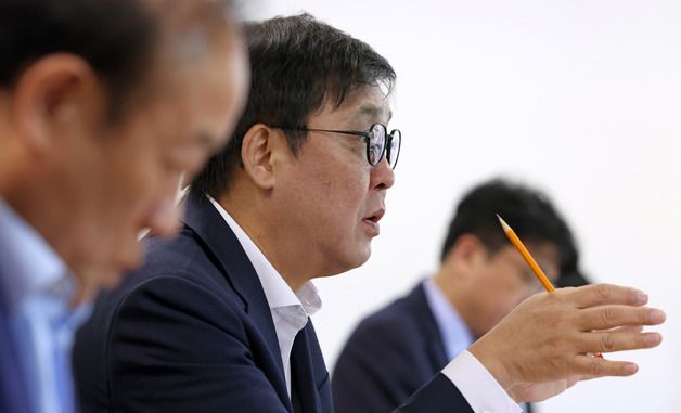 발언하는 최휘영 문체부 장관