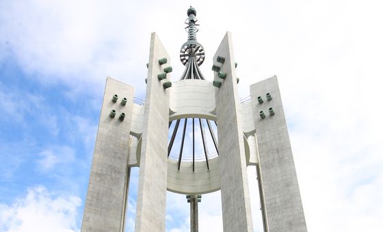 부산 중앙공원 충혼탑 참배 마친 전재수·하정우