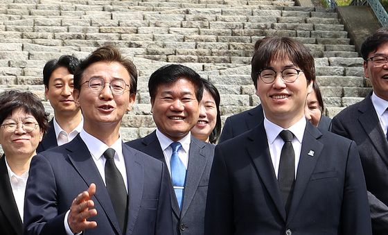 대화하는 전재수·하정우