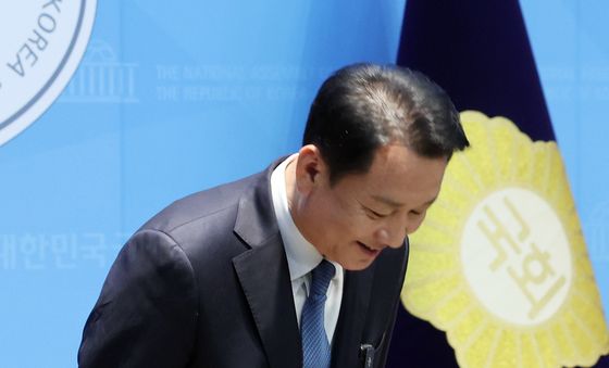 인사하는 이광재 전 강원지사…보궐선거 하남갑 출사표