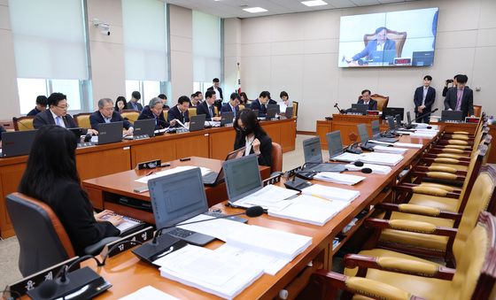 국민의힘 퇴장 속 처리되는 국토위 법안들