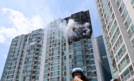 분주한 의왕 아파트 화재 현장