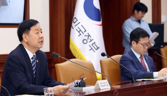 비상경제회의 주재하는 구윤철 부총리