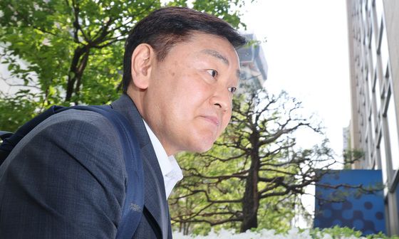 2차 종합특검 출석하는 김관영 전북지사