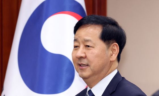 비상경제회의 참석하는 구윤철 부총리