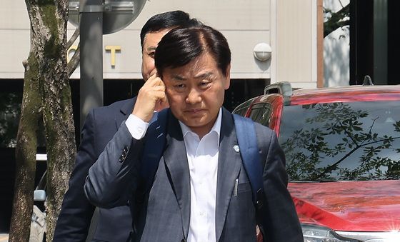 2차 종합특검 출석하는 김관영 전북지사