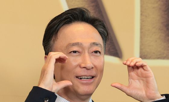 이성민, 근사한 볼 하트