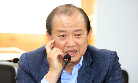 발언하는 김경회 국가교육위 상임위원