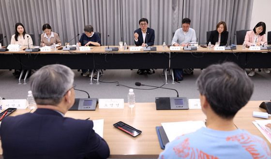 최휘영 장관, 지역서점 도서 구매 활성화 위한 간담회
