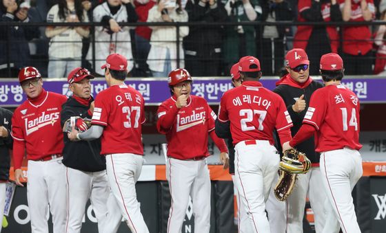 이숭용 감독 '최정 최고야'